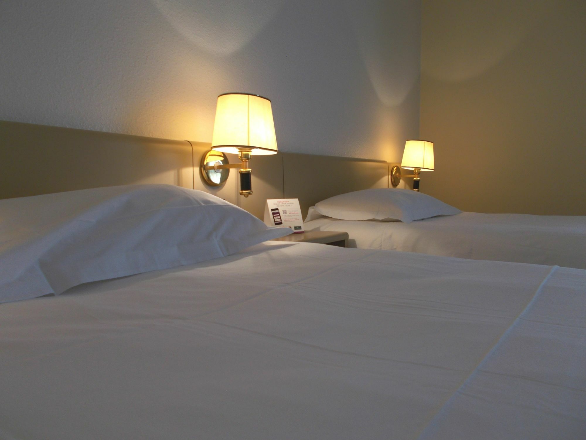 Holiday Inn Perpignan, An Ihg Hotel Exterior foto